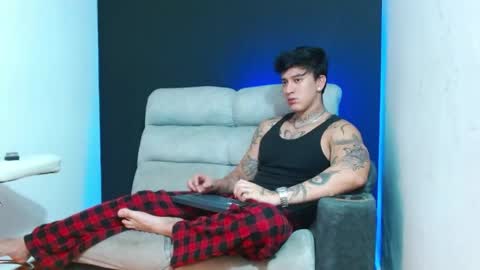justinfuller_31 online show from May 16, 2026, 6:50 pm