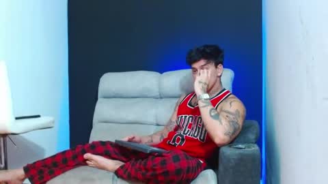 justinfuller_31 online show from May 18, 2026, 3:02 am