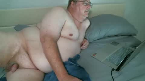 justmedm64 online show from November 22, 2025, 1:26 am