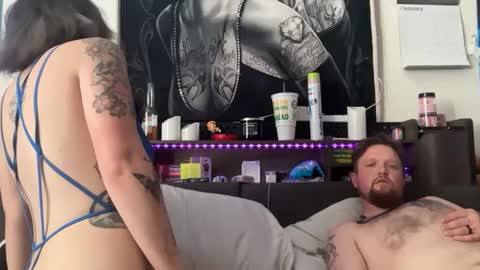 Snapshot of justthejohnsons chatting on January 11, 2026, 8:47 pm justthejohnsons online show from January 11, 2026, 8:47 pm