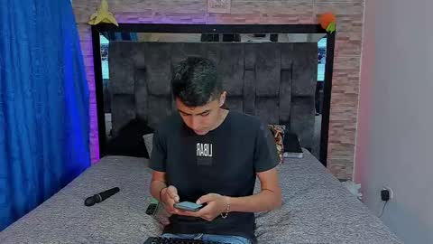 Snapshot of juva_ chatting on February 17, 2025, 7:37 am Juan and friends online show from February 17, 2025, 7:37 am