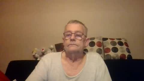 Arthur01750 online show from April 3, 2026, 1:14 am