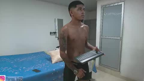 Snapshot of k_florez chatting on March 17, 2026, 7:44 am k_florez online show from March 17, 2026, 7:44 am