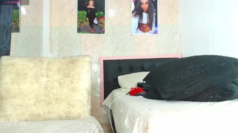 Snapshot of k_stormi_ chatting on November 29, 2025, 1:41 am STORMI online show from November 29, 2025, 1:41 am