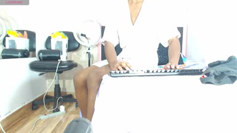 Snapshot of k_stormi_ chatting on December 20, 2025, 1:02 am STORMI online show from December 20, 2025, 1:02 am