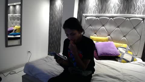 Kat online show from March 31, 2026, 10:54 pm