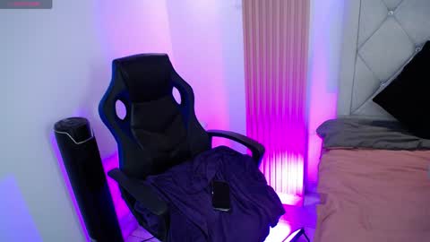 Kat online show from April 23, 2026, 4:03 am