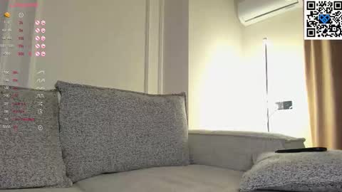 Kira online show from November 14, 2025, 2:27 pm