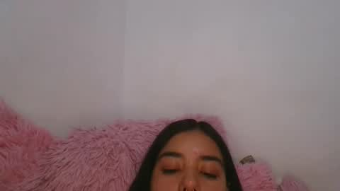 KAHELIINDEPENDENT MODEL online show from December 20, 2024, 9:43 am