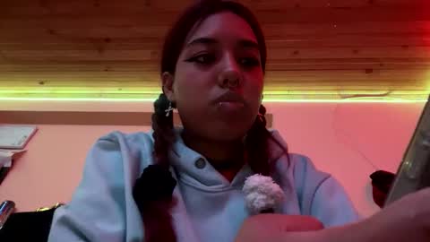 KAHELIINDEPENDENT MODEL online show from February 16, 2026, 1:13 am