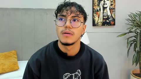kai_storn online show from May 9, 2026, 10:42 am