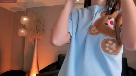 Kaia Ferreira online show from November 17, 2025, 12:11 pm