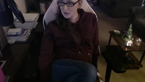 Snapshot of kait331 chatting on December 15, 2024, 1:24 am Camprincess331 online show from December 15, 2024, 1:24 am