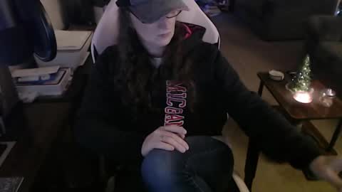 Snapshot of kait331 chatting on December 17, 2024, 1:18 am Camprincess331 online show from December 17, 2024, 1:18 am