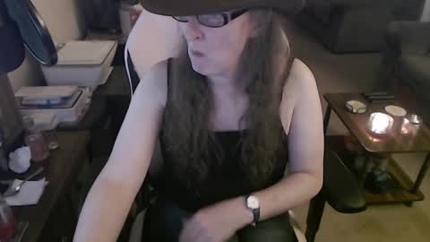 Snapshot of kait331 chatting on January 1, 2025, 3:45 am Camprincess331 online show from January 1, 2025, 3:45 am