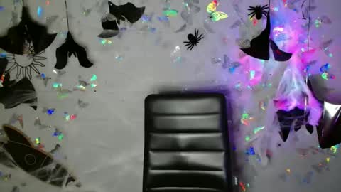 Kaitlin online show from October 11, 2025, 6:23 am