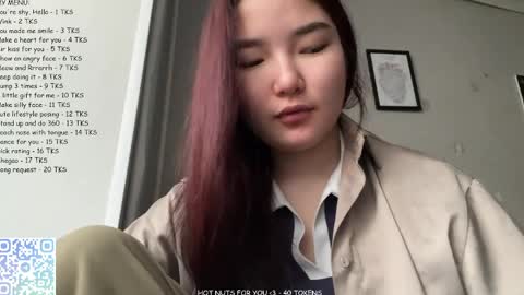 Sakura online show from April 22, 2026, 1:23 pm