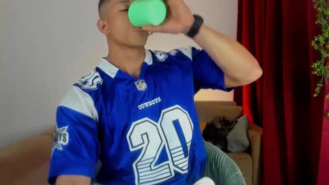 Snapshot of kale_tomson chatting on October 1, 2025, 12:05 am kale thomson online show from October 1, 2025, 12:05 am