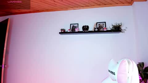 Kali Ka Please help me with your thumbs up its important   dont forget my birthday on October 26 online show from September 30, 2025, 6:02 pm