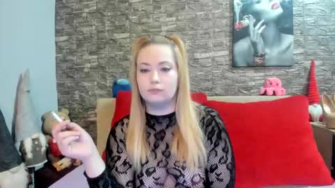 kalindahot online show from October 5, 2025, 6:17 pm