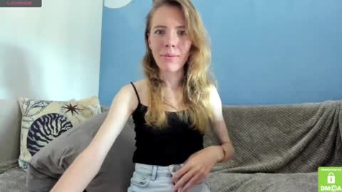 Snapshot of kalisee_ chatting on December 24, 2024, 4:33 am Kalisee online show from December 24, 2024, 4:33 am