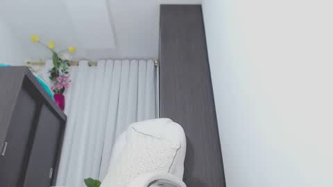 Hannah online show from December 15, 2024, 3:02 am