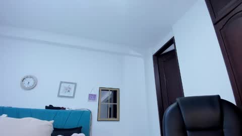 Kamilalopez online show from May 20, 2026, 9:43 pm