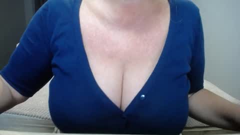 KamaliaSim online show from November 11, 2025, 7:58 pm