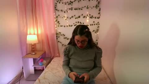Snapshot of kamilew chatting on September 27, 2025, 12:21 pm kamilew online show from September 27, 2025, 12:21 pm