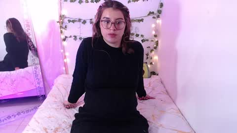 Snapshot of kamilew chatting on October 3, 2025, 6:16 pm kamilew online show from October 3, 2025, 6:16 pm