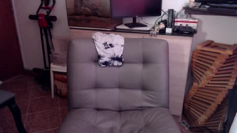 Kamila online show from September 10, 2025, 5:35 pm