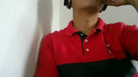 Snapshot of kamilo69_ chatting on February 12, 2026, 7:09 pm Kamilo online show from February 12, 2026, 7:09 pm