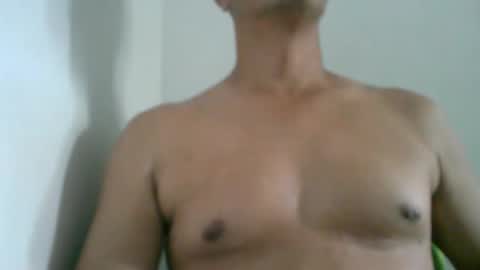 Snapshot of kamilo69_ chatting on February 22, 2026, 7:56 pm Kamilo online show from February 22, 2026, 7:56 pm
