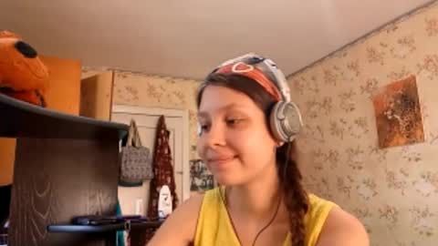 Mari  Simmons online show from September 27, 2025, 7:13 am