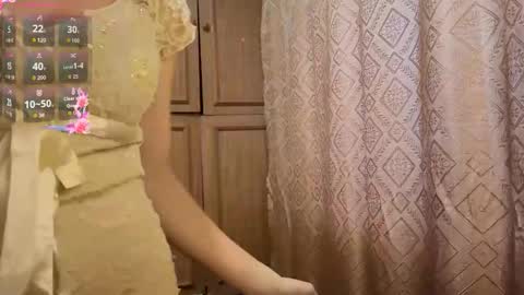 Mari  Simmons online show from November 21, 2025, 8:24 am