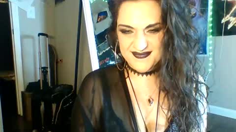 kandirain online show from November 18, 2025, 6:18 am