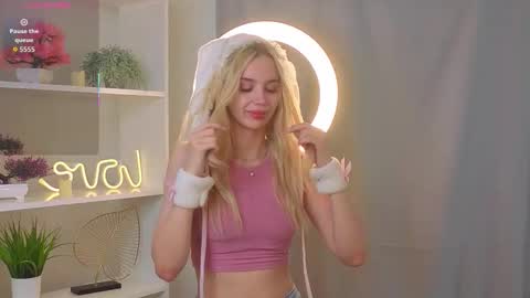 Alice online show from October 14, 2025, 3:07 am