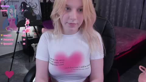 Snapshot of karambamoon chatting on January 15, 2025, 12:30 am Lera online show from January 15, 2025, 12:30 am