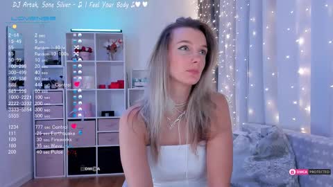 Julia online show from February 10, 2025, 2:52 am