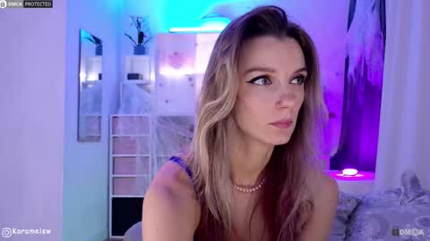 Julia online show from November 1, 2025, 12:12 am