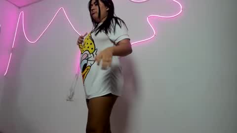 karen_josy online show from November 29, 2025, 4:15 am