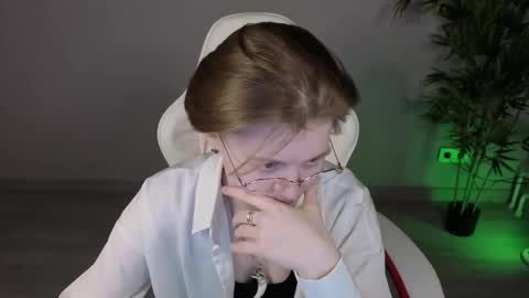 Karen online show from March 10, 2026, 10:20 am