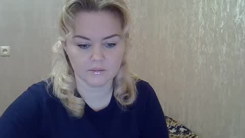 karennelsonx online show from February 11, 2025, 12:27 pm