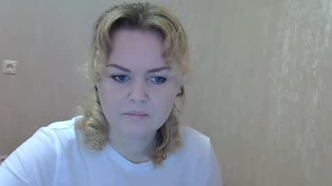 karennelsonx online show from February 26, 2025, 9:10 am