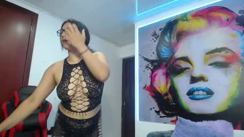 Snapshot of karime_sexygirl chatting on January 17, 2025, 7:27 pm Karime online show from January 17, 2025, 7:27 pm