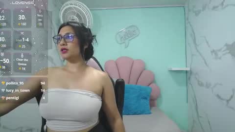 Snapshot of karime_sexygirl chatting on January 28, 2025, 5:56 pm Karime online show from January 28, 2025, 5:56 pm