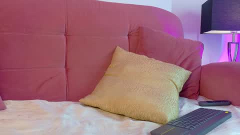 karina online show from April 15, 2026, 7:58 pm