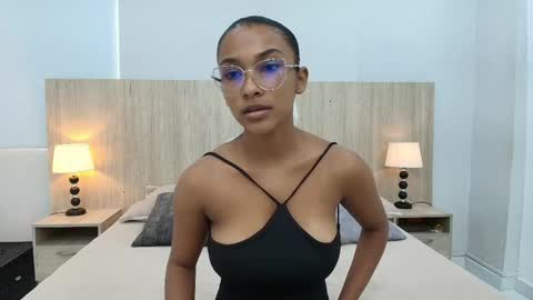 Snapshot of karina_calderon chatting on April 14, 2026, 11:38 am Karina Calderon online show from April 14, 2026, 11:38 am
