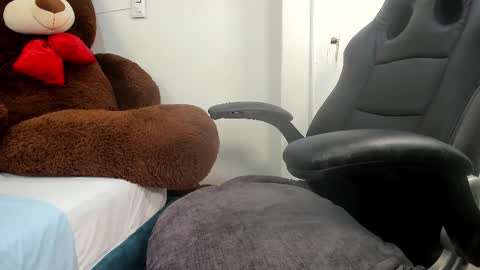 Karina online show from October 29, 2025, 12:18 pm