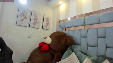 Karina online show from May 12, 2026, 5:21 pm